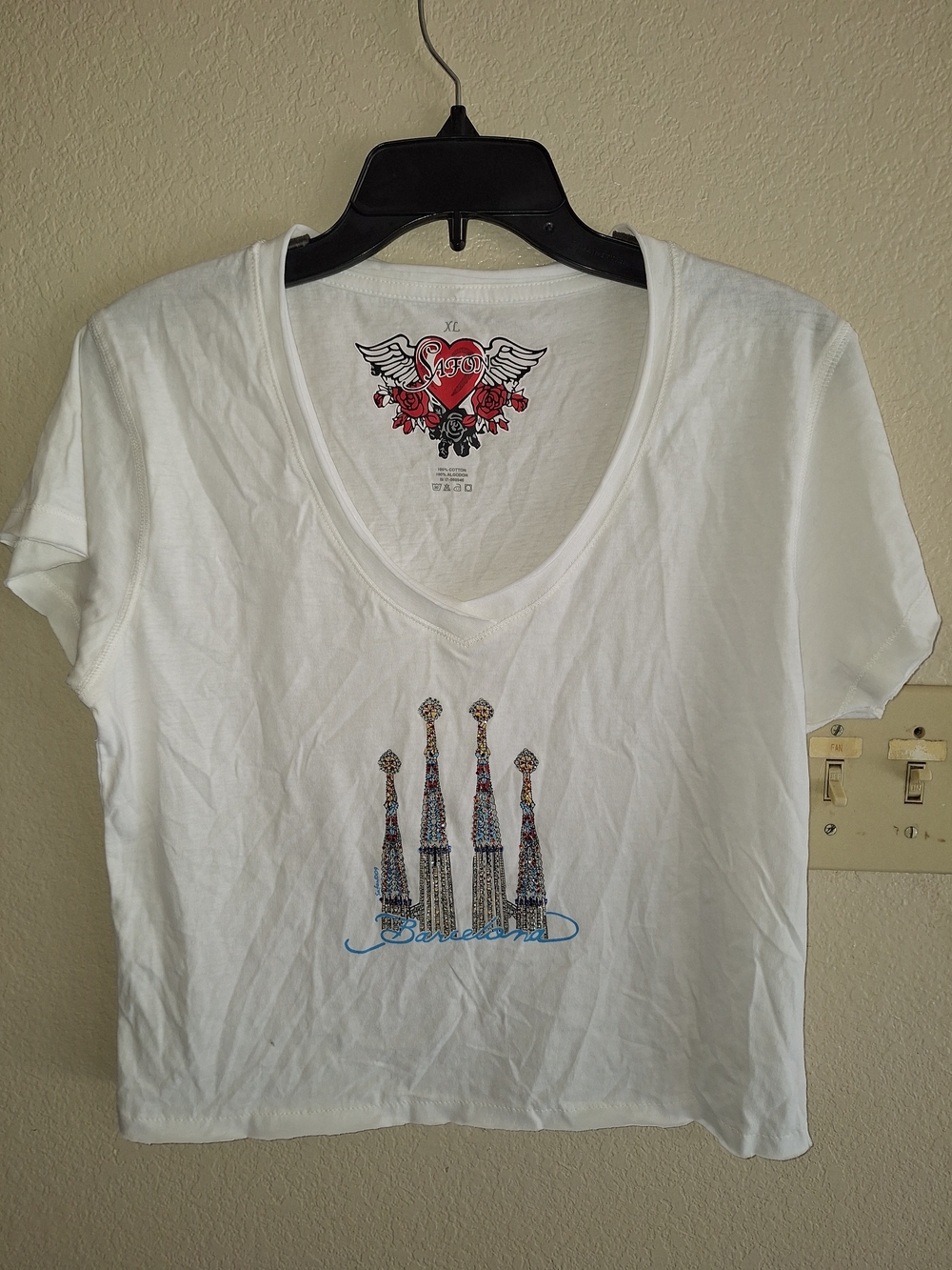 Cropped Tee SzXL Women's White Graphic V-Neck Tee Cutie